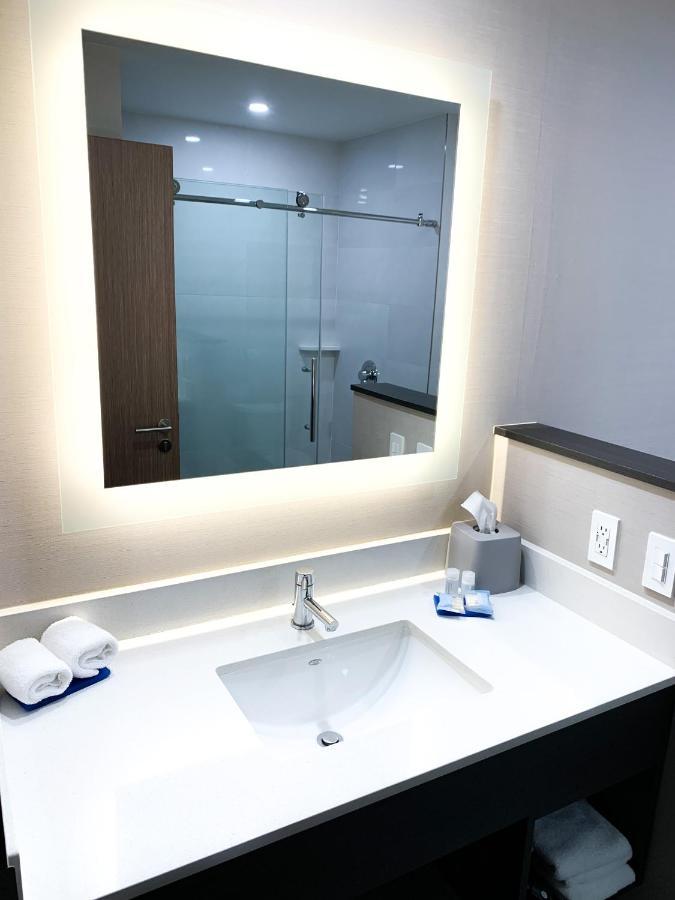 Hotel Express & - Otay By Ihg