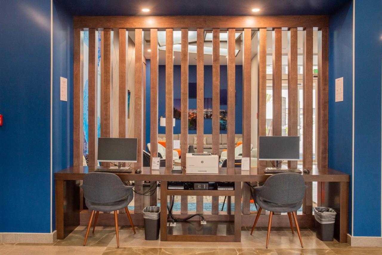 Hotel Express & - Otay By Ihg 3*